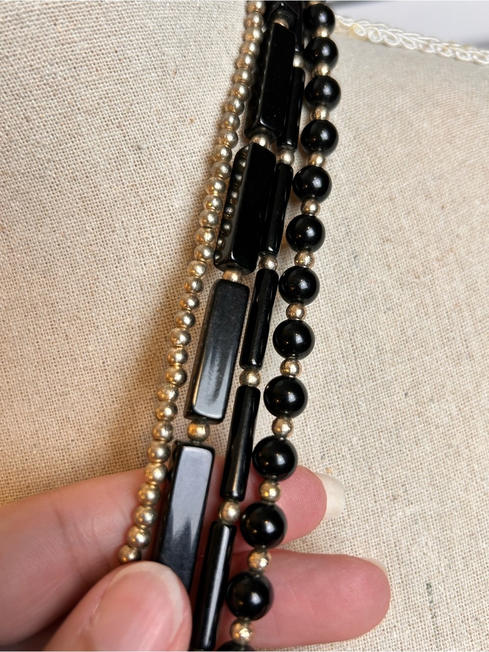 💝 2/20$ Multi-Strand Black and Gold Beaded Necklace Statement Retro Elegant